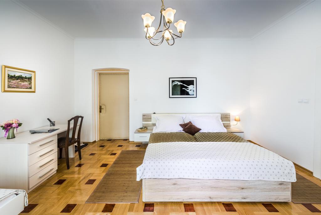 Vila Regina Rooms Karlovac Exterior foto